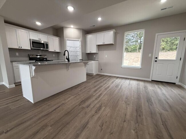 Building Photo - 939 Holstein Ln