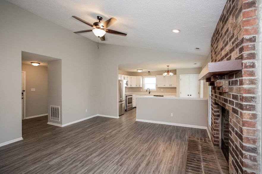 Building Photo - 6682 Dunsany Ct