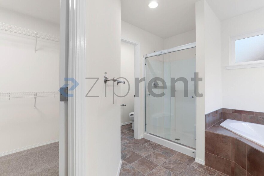 Building Photo - 18507 26th Ave SE