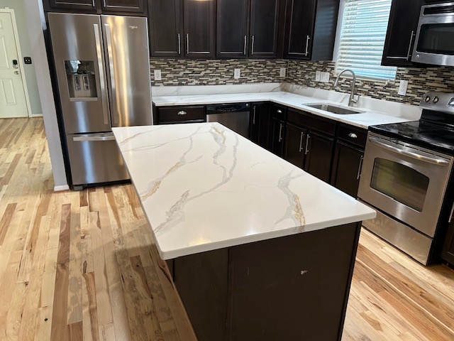 Kitchen Island - 1203 Montreux Dr