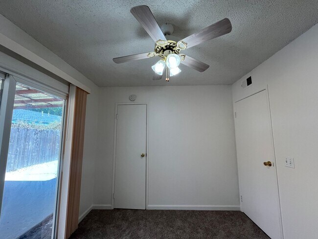 Building Photo - 8890 Arcade- 4 Bedroom 2 Bath home