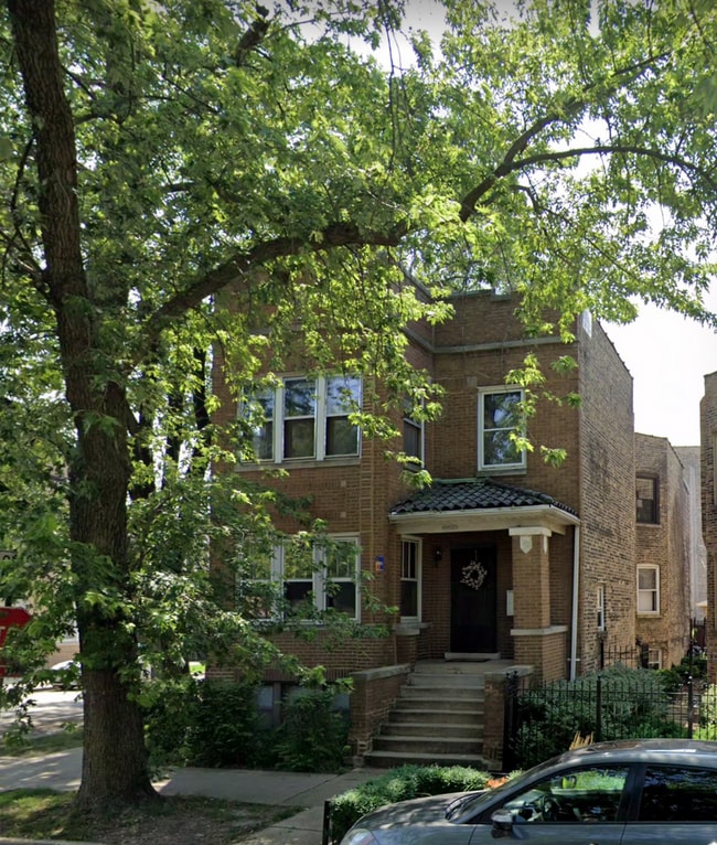 Building Photo - 2056 N Oakley Ave