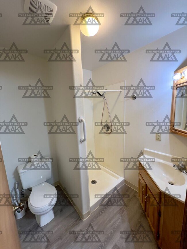 Building Photo - Spacious 3BR, 2.5BA Home off Chena Hot Springs Rd with Yard, Deck & Greenhouse