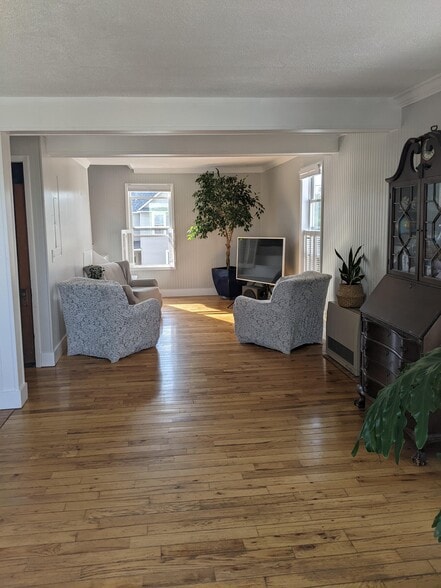 Building Photo - 163 Franklin St