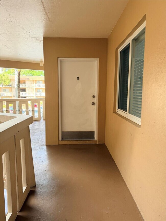 Building Photo - 7430 Miami Lakes Dr