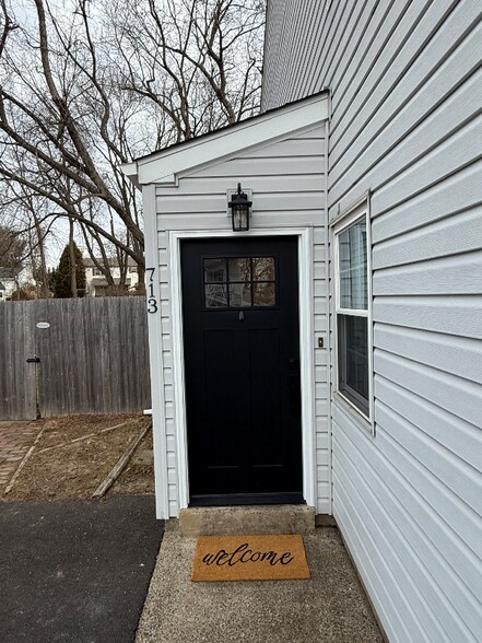 Building Photo - 713 Timber Ln