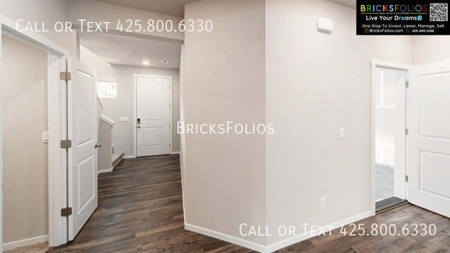 Building Photo - 1419 SW Fielder Pl