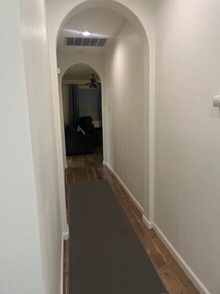 Building Photo - 13998 Old Mill Ln