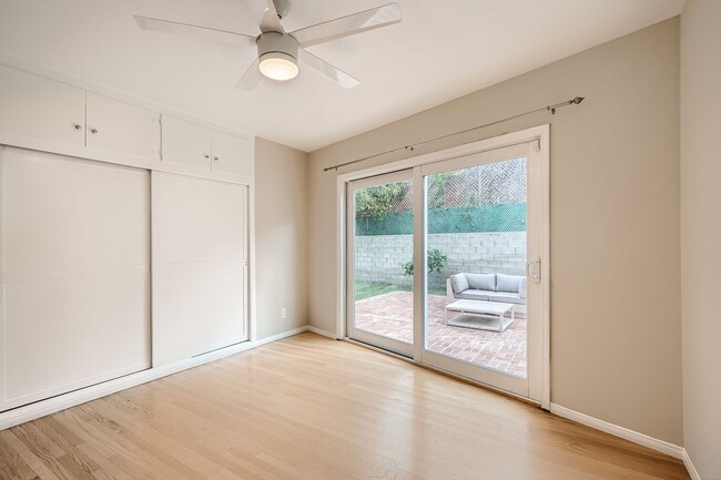 Building Photo - 3766 Willowcrest Ave