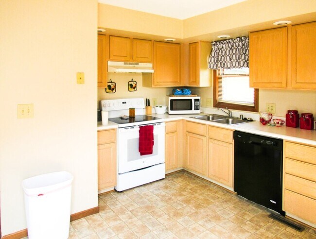 Building Photo - 607 Marvin Ave