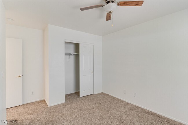Building Photo - 10225 Clarks Creek St