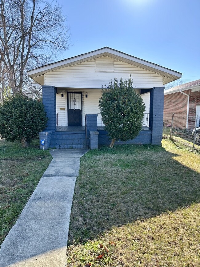 Building Photo - 1307 3rd Ave N