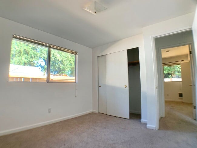 Building Photo - Great Home For Rent