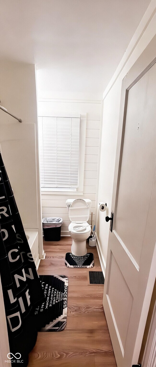 Building Photo - 3851 Broadway St