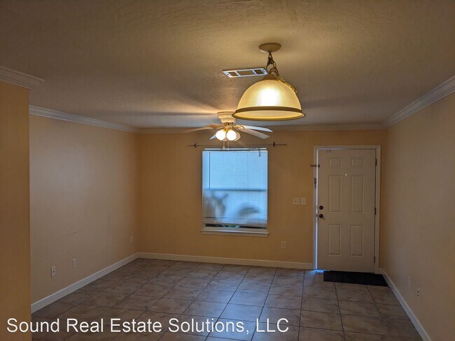 Building Photo - 2 br, 1.5 bath House - 1808 Shaylin Court