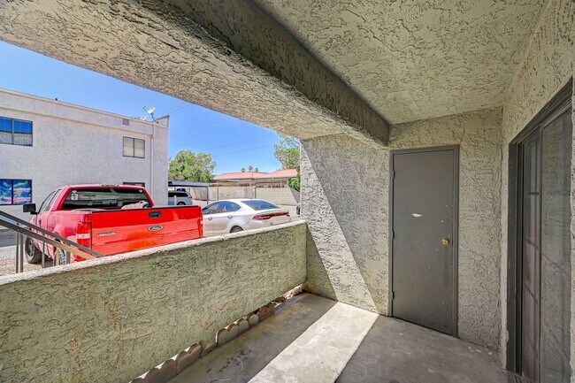 Building Photo - 1305 Kari Lee Ct
