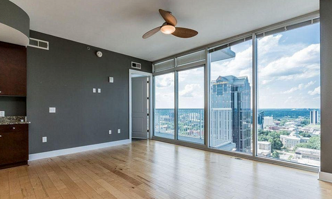 Building Photo - 2 Bedroom | 2 Bath Downtown Condominium at...