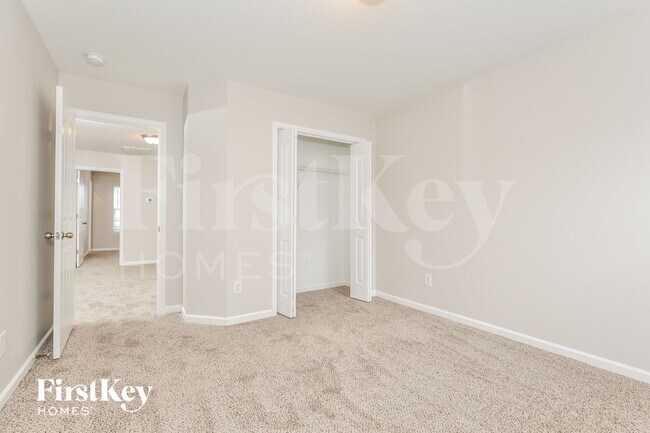 Building Photo - 3969 Creekmoore Dr