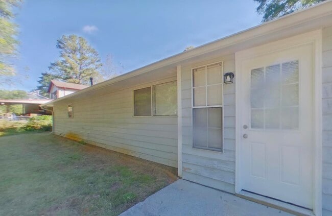 Building Photo - Special Home In Cedar Brook Dr SE!!!