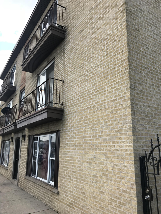 Building Photo - 1426 S Cicero Ave
