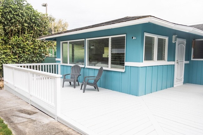 Building Photo - Oceanfront Malaekahana 3 bed / 2 bath Reno...