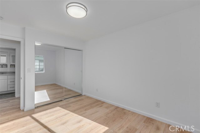 Building Photo - 544 S Clementine St