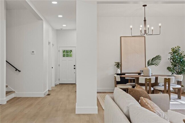 Building Photo - 3183 Zion St