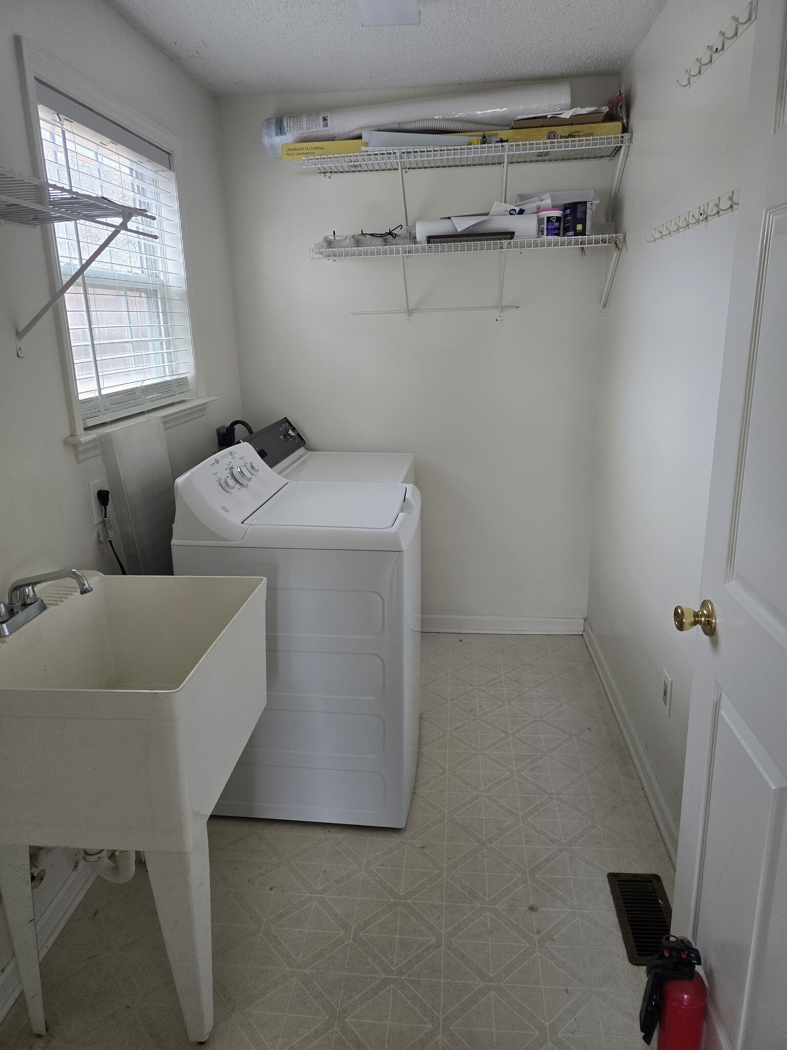 Laundry - 884 Matthews Mill Pond Rd