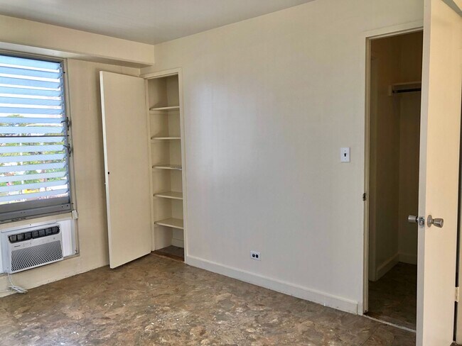 Building Photo - Lusitana Hale- 1 Bdrm, 1 Bath, and 1 Covered Parking with utilities included!