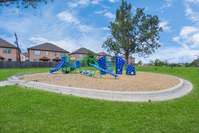 Building Photo - 2318 Bermuda Palms Dr