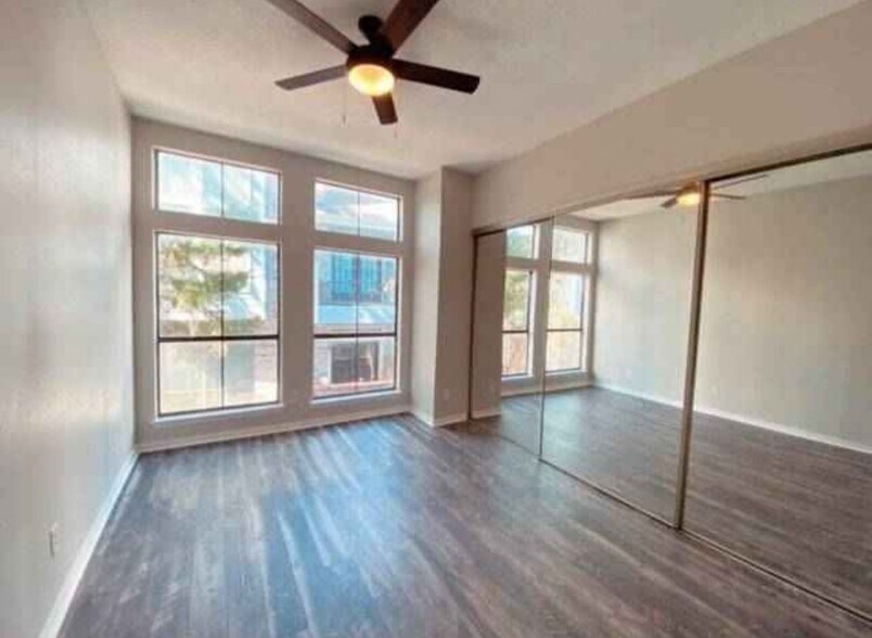 Building Photo - 3406 Country Club Dr W