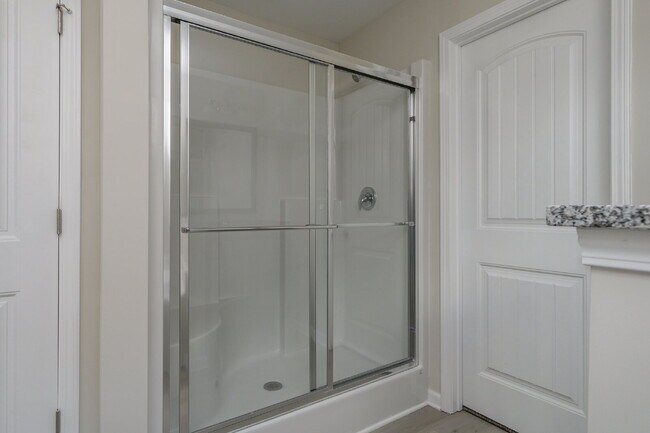 Building Photo - Elegant 4 Bedroom, 2 Bathroom Home with Modern Finishes & Open-Concept Living $2,150/mo rent