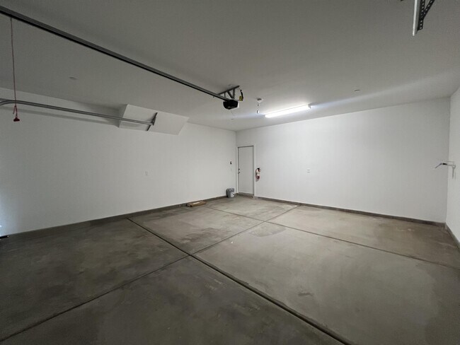 Building Photo - 274 Callen Falls Ave