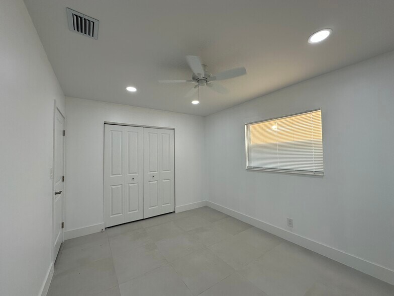 Building Photo - 2112 Garfield St