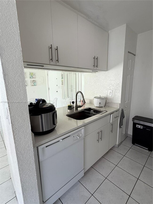 Building Photo - 8000 SW 149th Ave