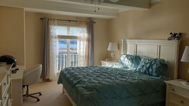 Building Photo - Stunning 3 bedroom top floor in Toscana FULLY FURNISHED