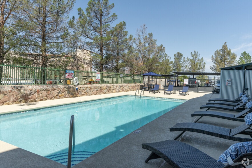 Primary Photo - Alexis Apartments