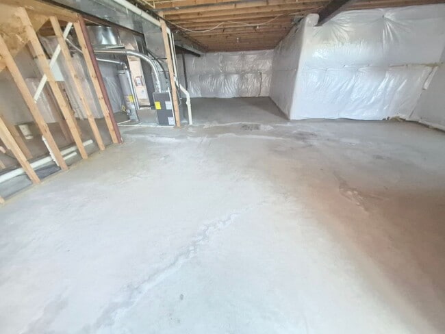Building Photo - 5207 Linden Dr