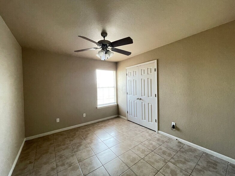 Building Photo - 1109 Powder River Dr