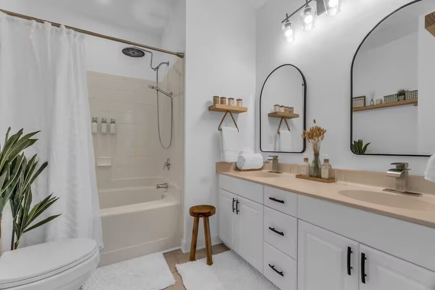 Building Photo - 1023 Sycamore Green Pl