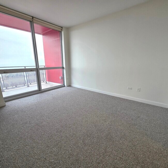 Building Photo - 1841 S Calumet Ave