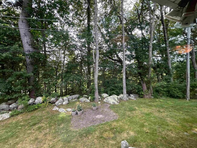 Building Photo - 41 Boulder Brook Dr