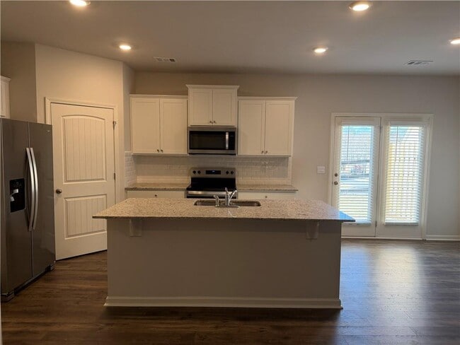 Building Photo - 30 Rustin Rdg