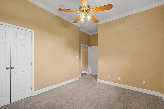 Building Photo - 542 S 72nd Ave