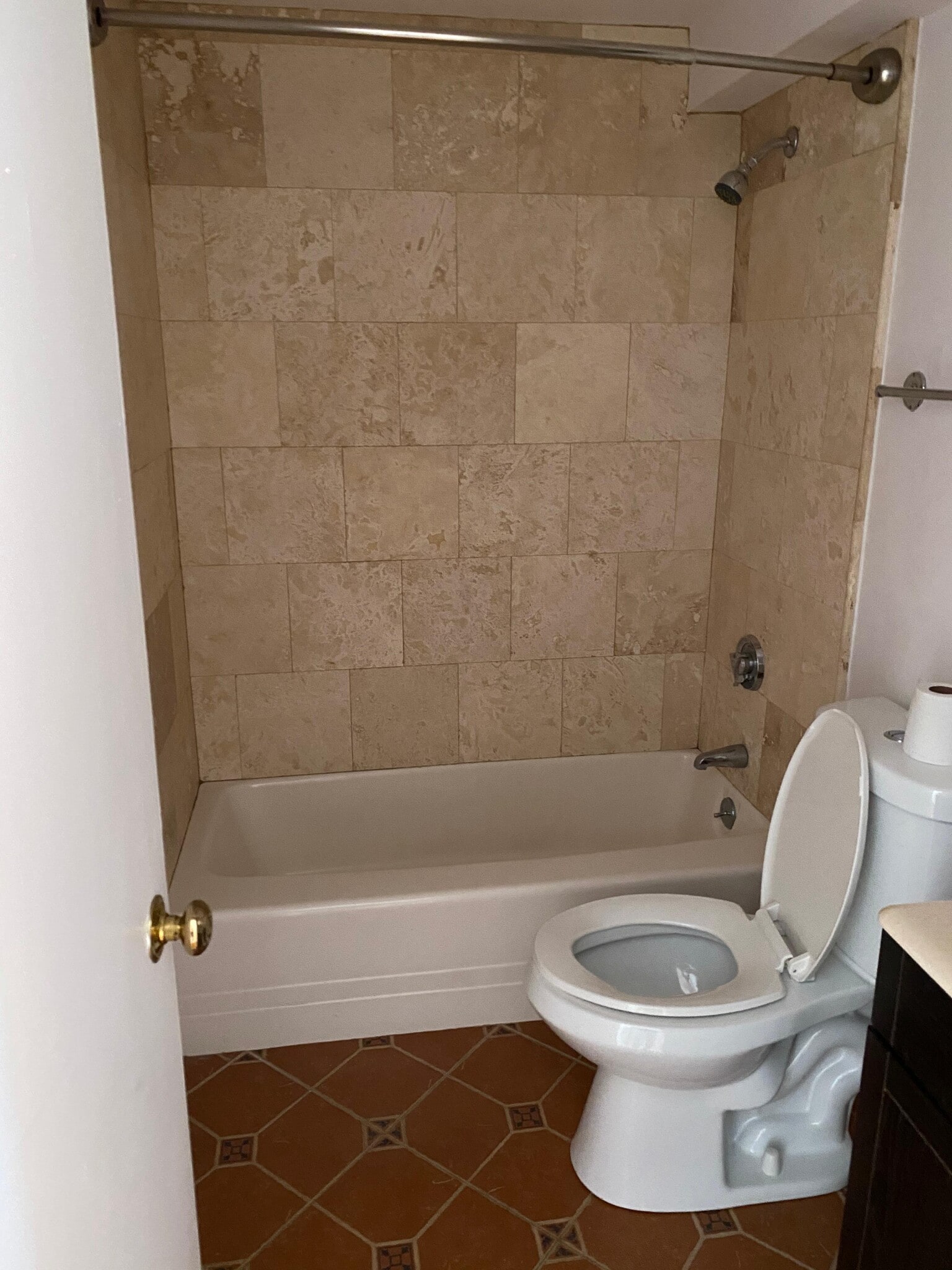 bathtub - 134 Washington St