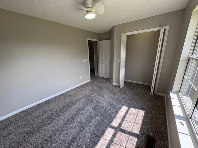 Building Photo - 5708 Sunburst Ct