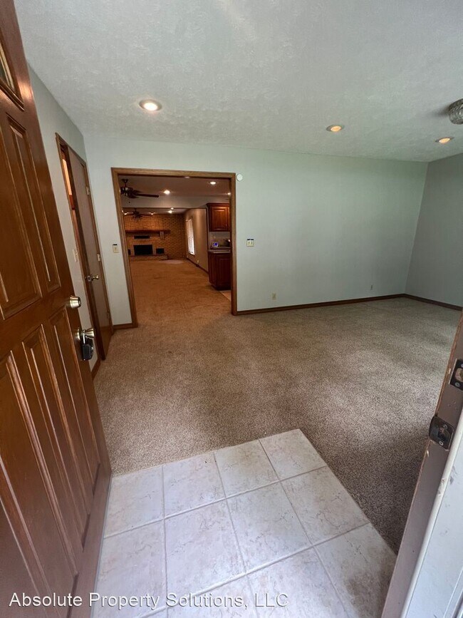 Building Photo - 4 br, 3 bath House - 207 S York Ave