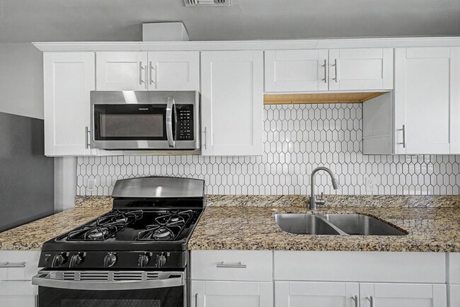 Building Photo - 2534 N 28th St