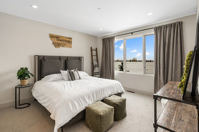 Building Photo - 45 Duckhorn Ln