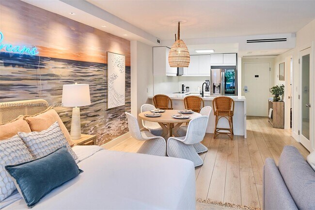 Building Photo - 2301 Collins Ave